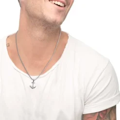 New Collana ancora pendente Collane