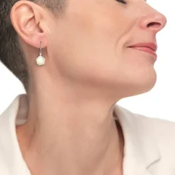 Fashion Orecchini pendenti con rosa in madreperla Orecchini