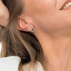 Online Orecchino a lobo cerchio 1,4cm con zirconi bianchi Orecchini